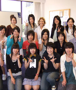 Auc class groupphotowithAndrea