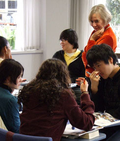 Auc class groupworkwithTeacherobserving