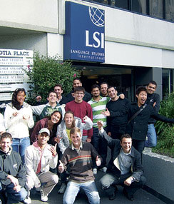 Auc school frontofbuildingwithstudents