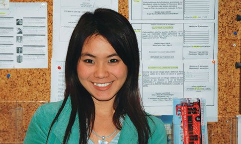 Agustine Liyanti, Estudiante de moda, Indonesia